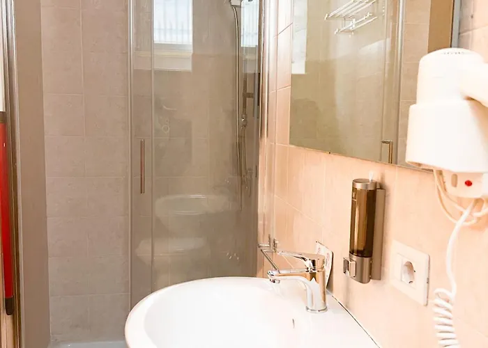 Gasthuis Saint Peter Loft 4*